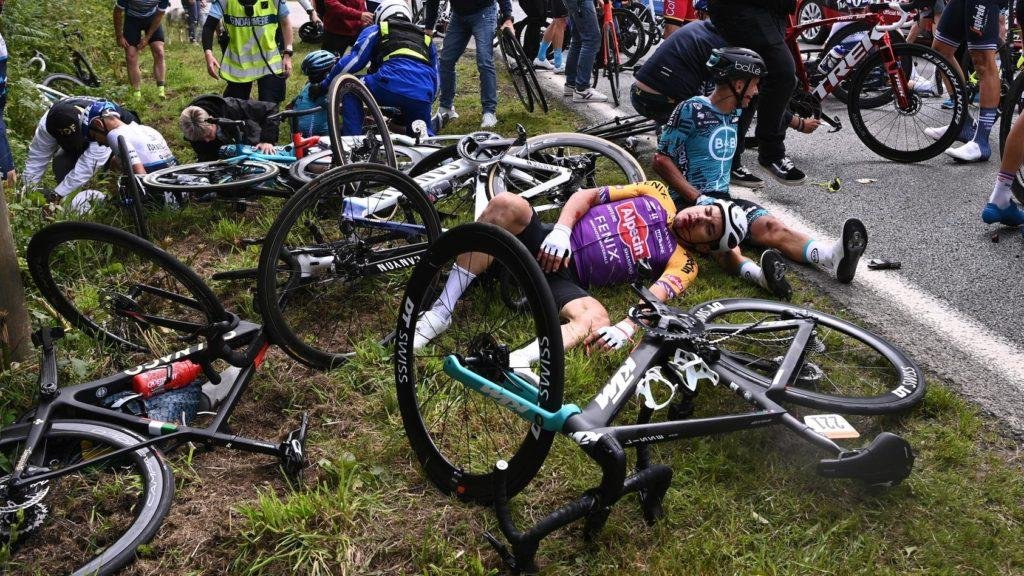 Tour De France 2021 Unfall