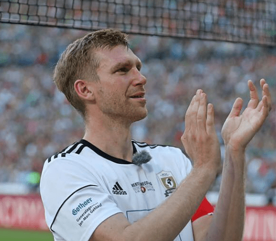 Per Mertesacker Ehefrau