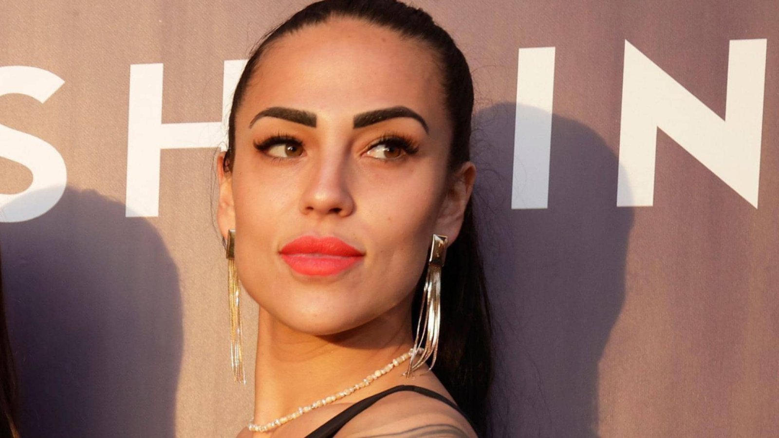 Elena Miras Herkunft