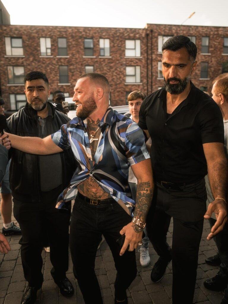 An der Seite von Conor McGregor An der Seite von Conor McGregor
