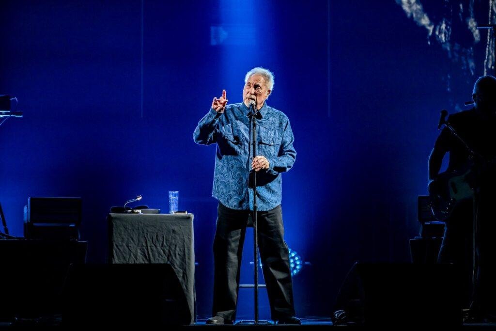 Tom Jones Tom Jones