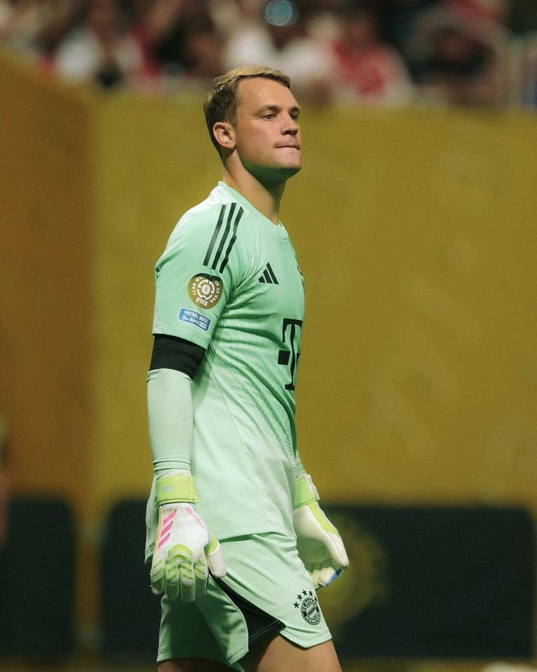 Geheime Details enthüllt: Alle Bilder zur Traum-Hochzeit von Manuel Neuer!